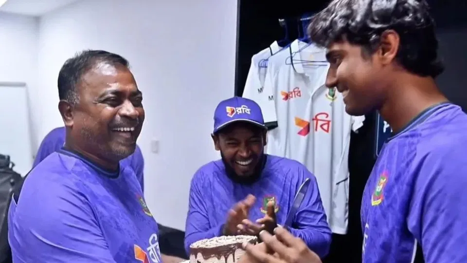 Watch- Bangladesh Team Pulls Hilarious Birthday Prank On Hasan Mahmud In Dressing Room